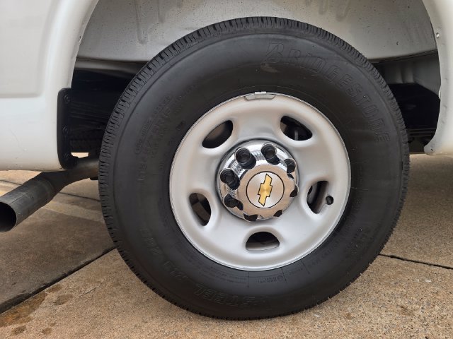 2026 Chevrolet Express Passenger LT - Photo 16