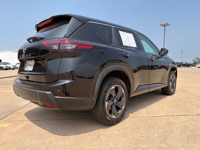 2025 Nissan Rogue SV - Photo 17