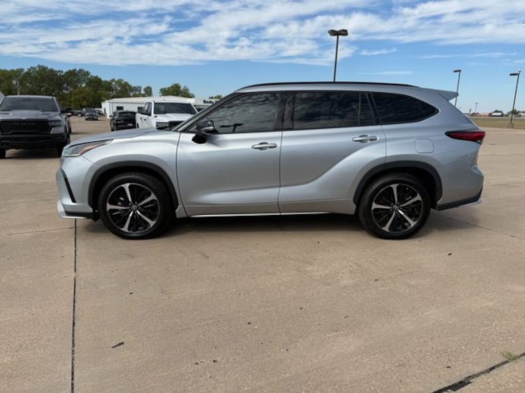 Used 2022 Toyota Highlander XSE SUV