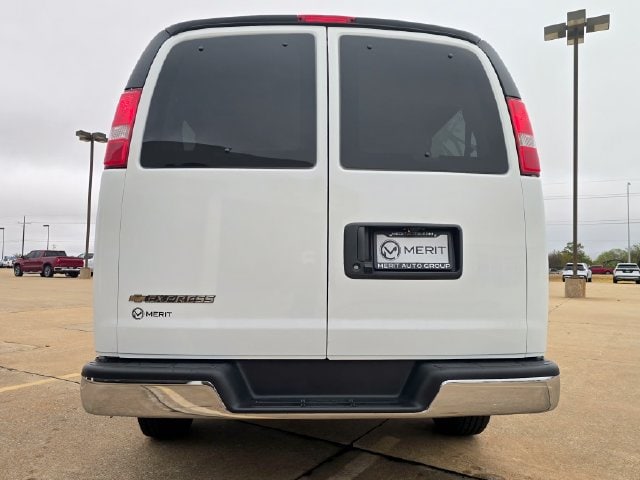 2026 Chevrolet Express Passenger LT - Photo 11