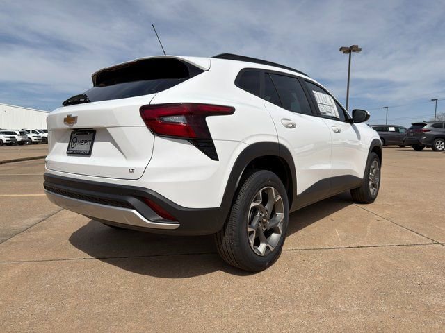 2026 Chevrolet Trax LT - Photo 18