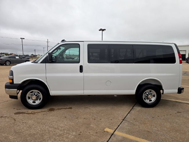 2026 Chevrolet Express Passenger LT - Photo 6