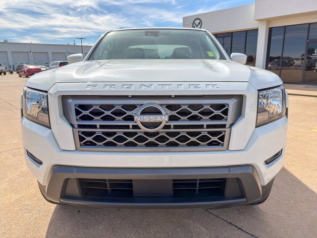 2024 Nissan Frontier SV photo 4