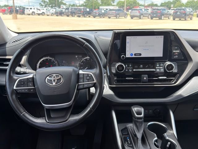 2023 Toyota Highlander LE - Photo 26