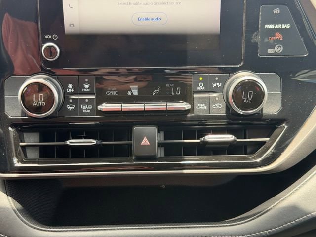 2023 Toyota Highlander LE - Photo 29