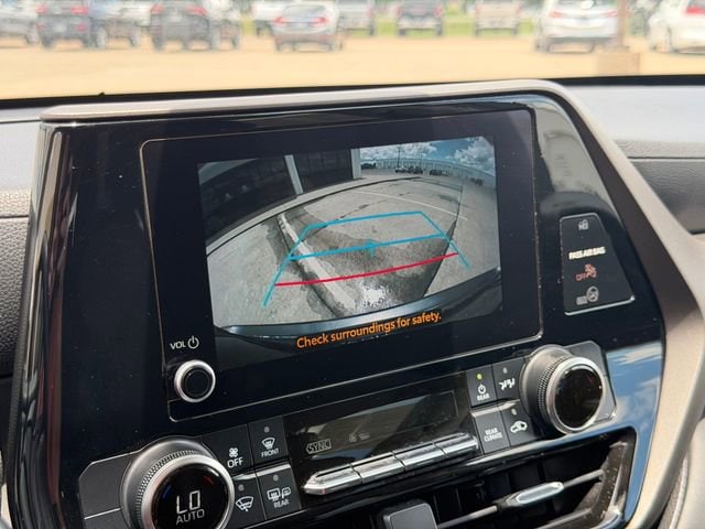 2023 Toyota Highlander LE - Photo 31