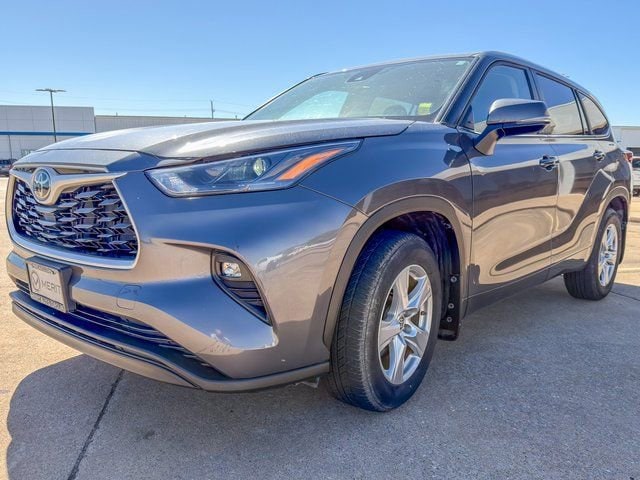 2023 Toyota Highlander LE - Photo 6