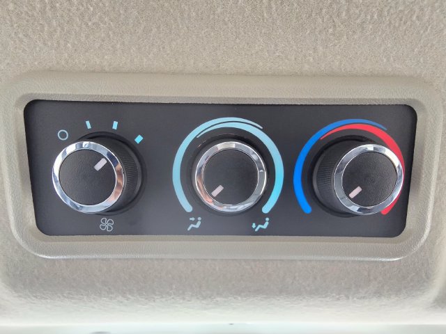 2026 Chevrolet Express Passenger LT - Photo 27