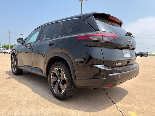2025 Nissan Rogue SV - Photo 12