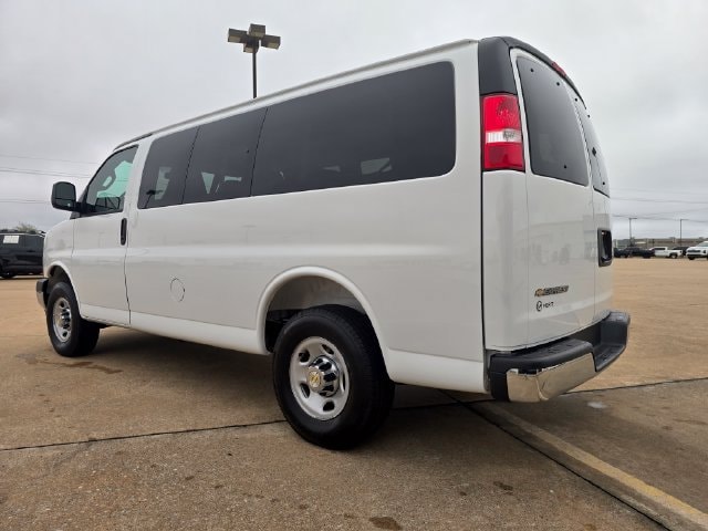 2026 Chevrolet Express Passenger LT - Photo 9