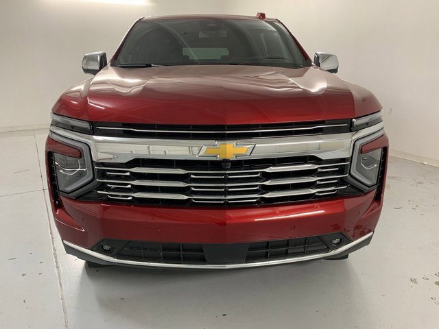 2025 Chevrolet Suburban Premier photo 2