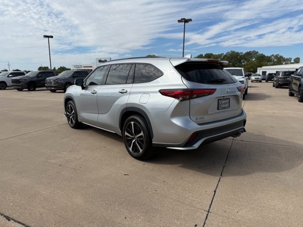 Used 2022 Toyota Highlander XSE SUV