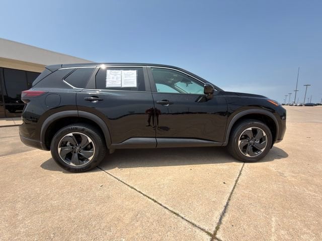 2025 Nissan Rogue SV - Photo 18