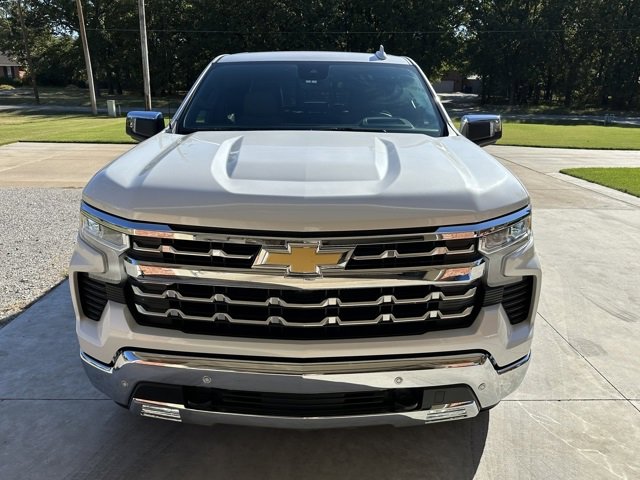 2024 Chevrolet Silverado 1500 LTZ photo 2