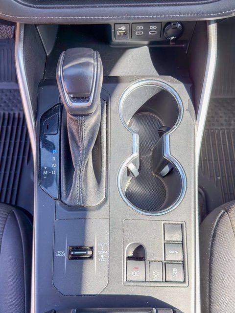 2023 Toyota Highlander LE - Photo 21