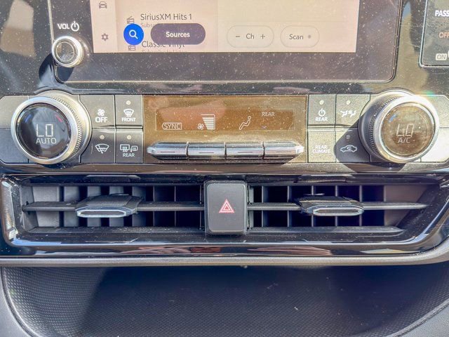 2023 Toyota Highlander LE - Photo 28