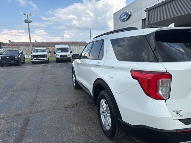 2023 Ford Explorer XLT photo 2