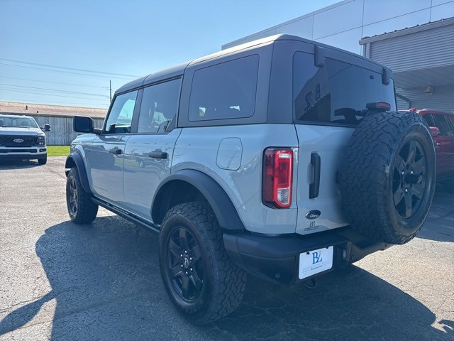 2023 Ford Bronco Base photo 2