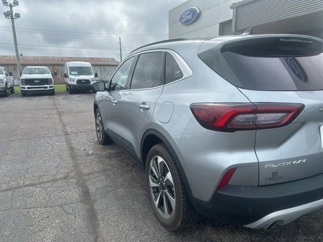 2023 Ford Escape Hybrid Platinum photo 3
