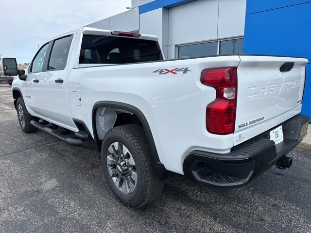 2026 Chevrolet Silverado 2500HD Custom photo 2
