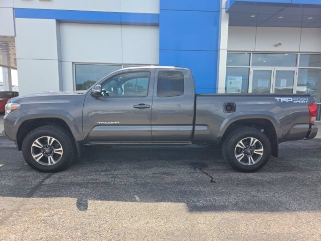 Used 2017 Toyota Tacoma SR5