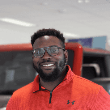 Staff member Andre Jernigan from ID_2689d3