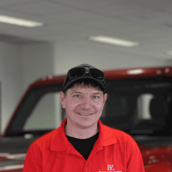 Staff member Simon Weeks from ID_2b4272