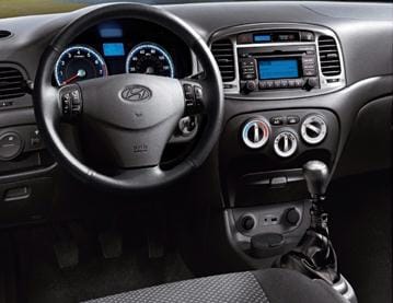 2010 hyundai accent interior discount