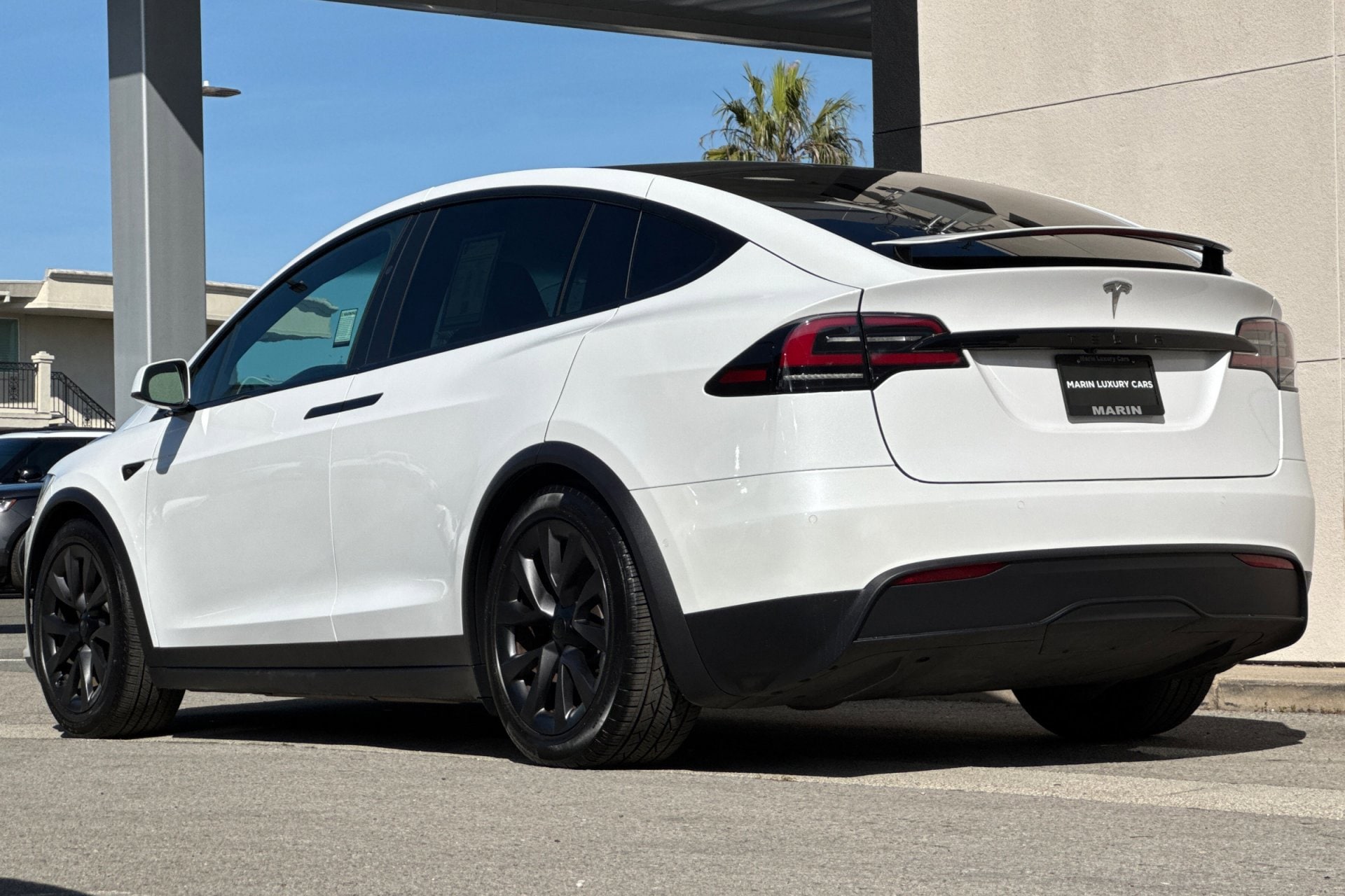 2023 Tesla Model X Standard Range AWD photo 5