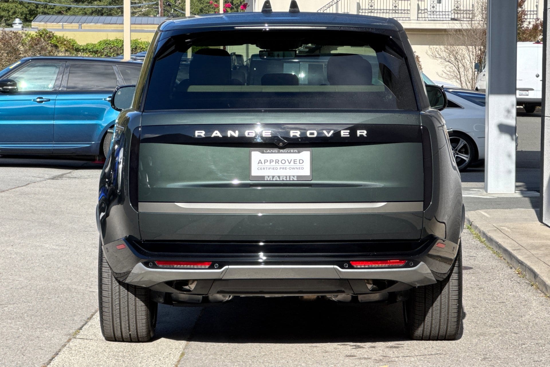 2025 Land Rover Range Rover SE photo 6