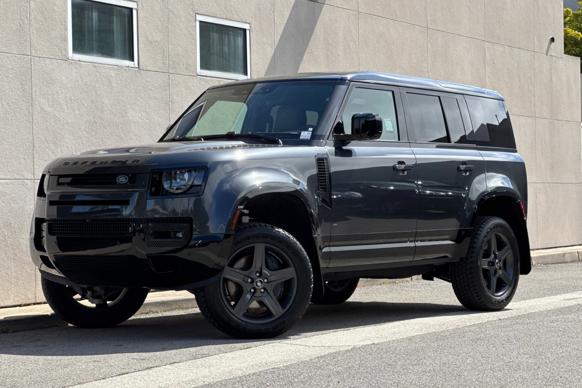 2025 Land Rover Defender 110 X-Dynamic SE P500's photo