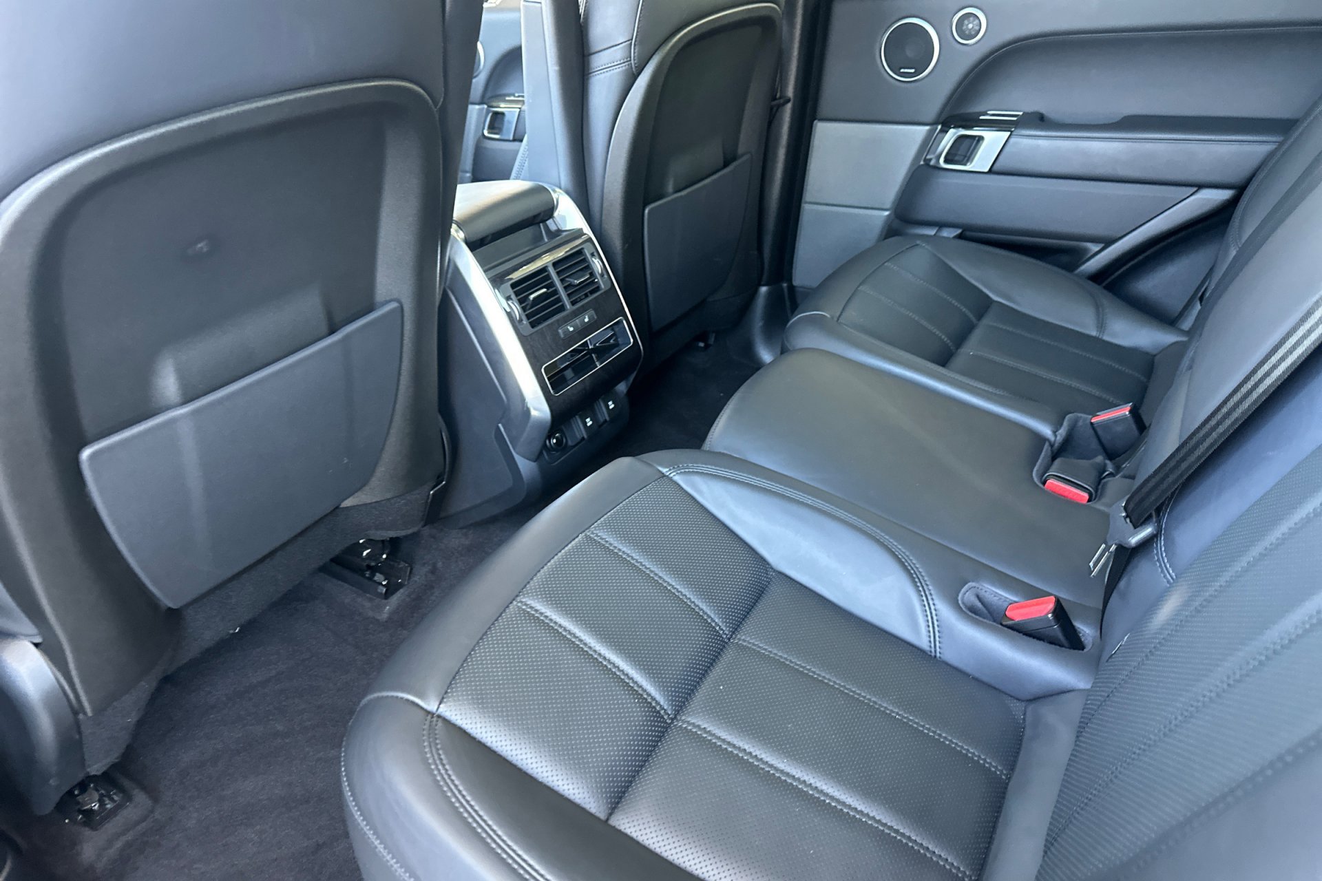 2020 Land Rover Range Rover Sport HSE photo 4