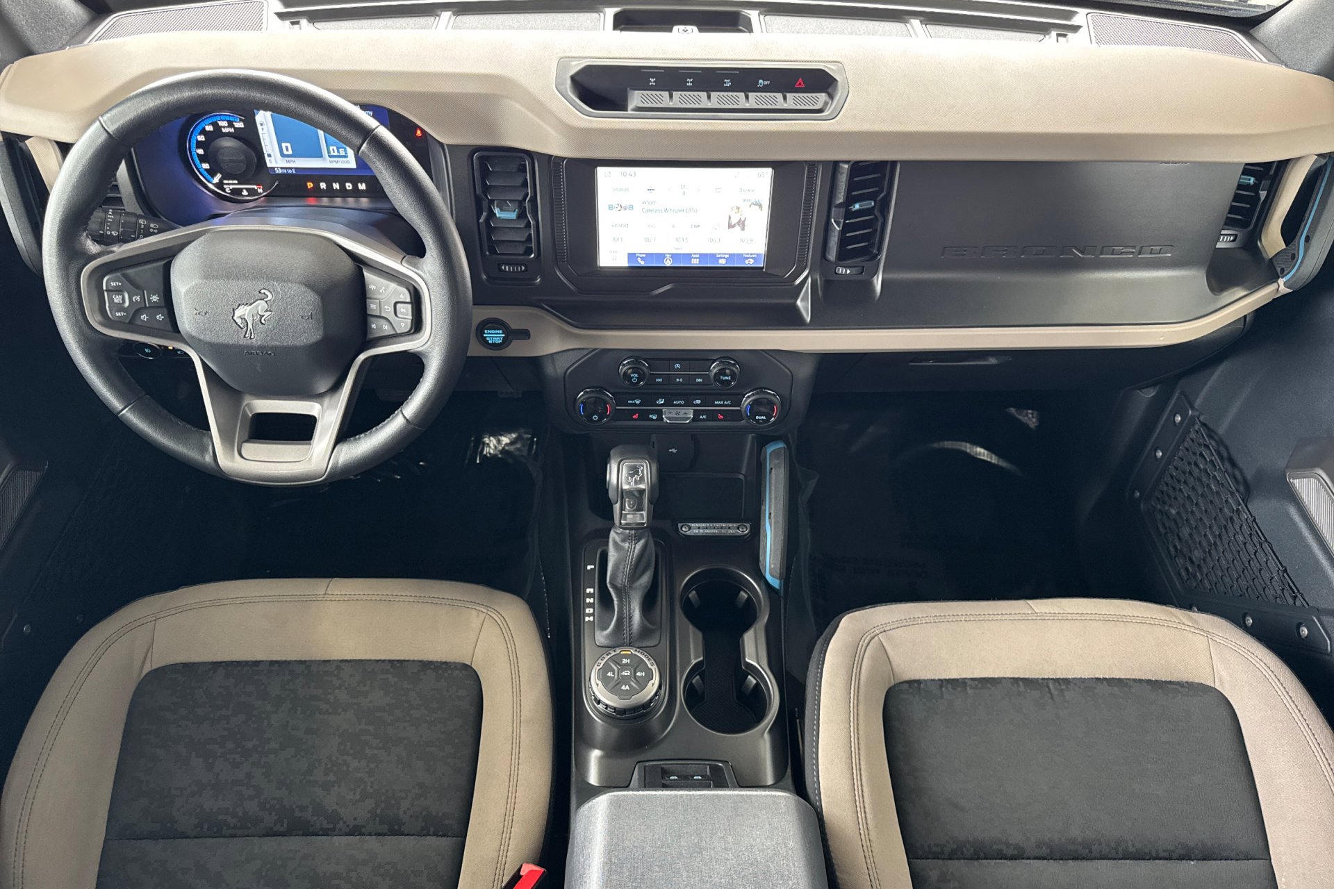 2023 Ford Bronco Wildtrak photo 2