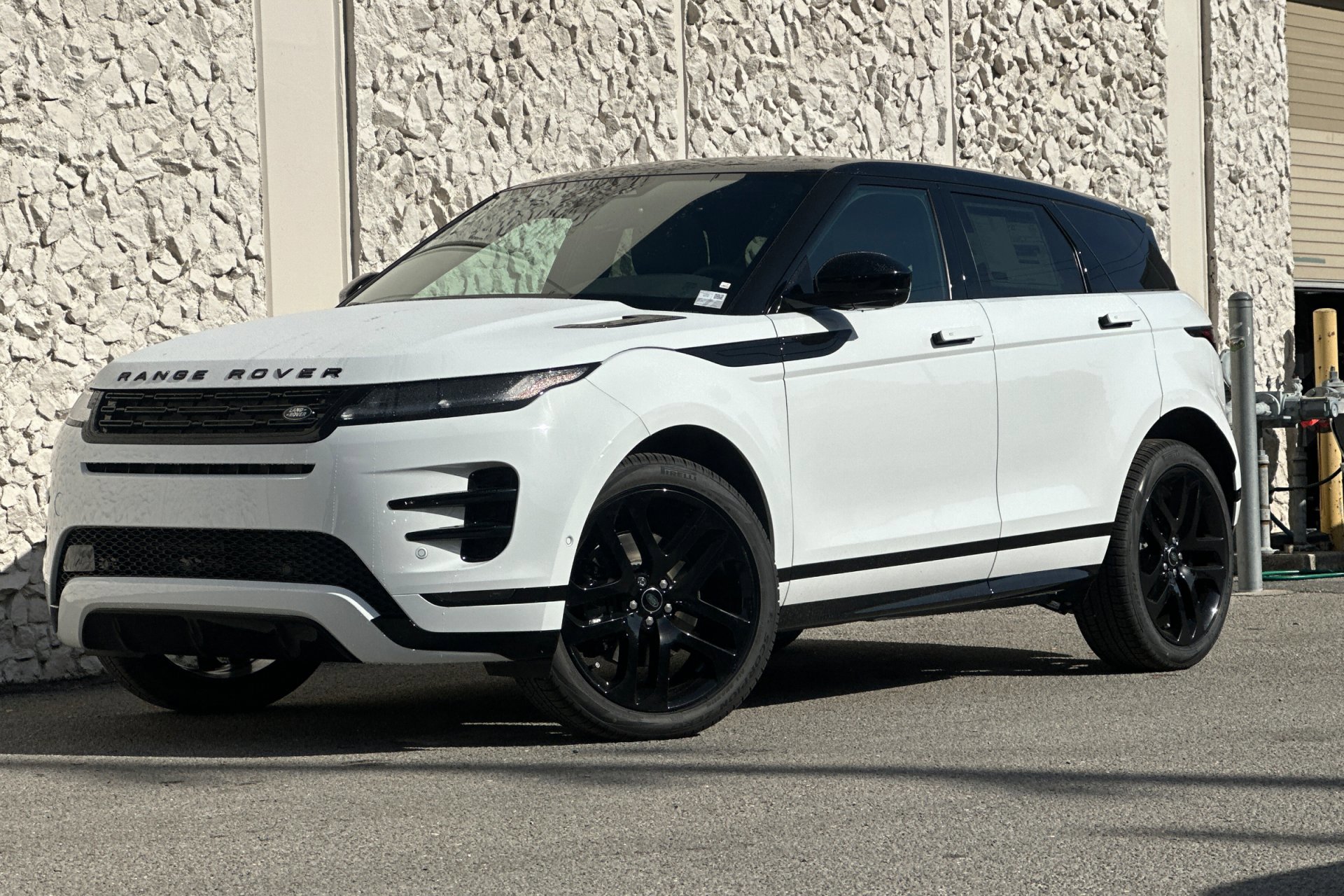 2026 Land Rover Range Rover Evoque Dynamic SE