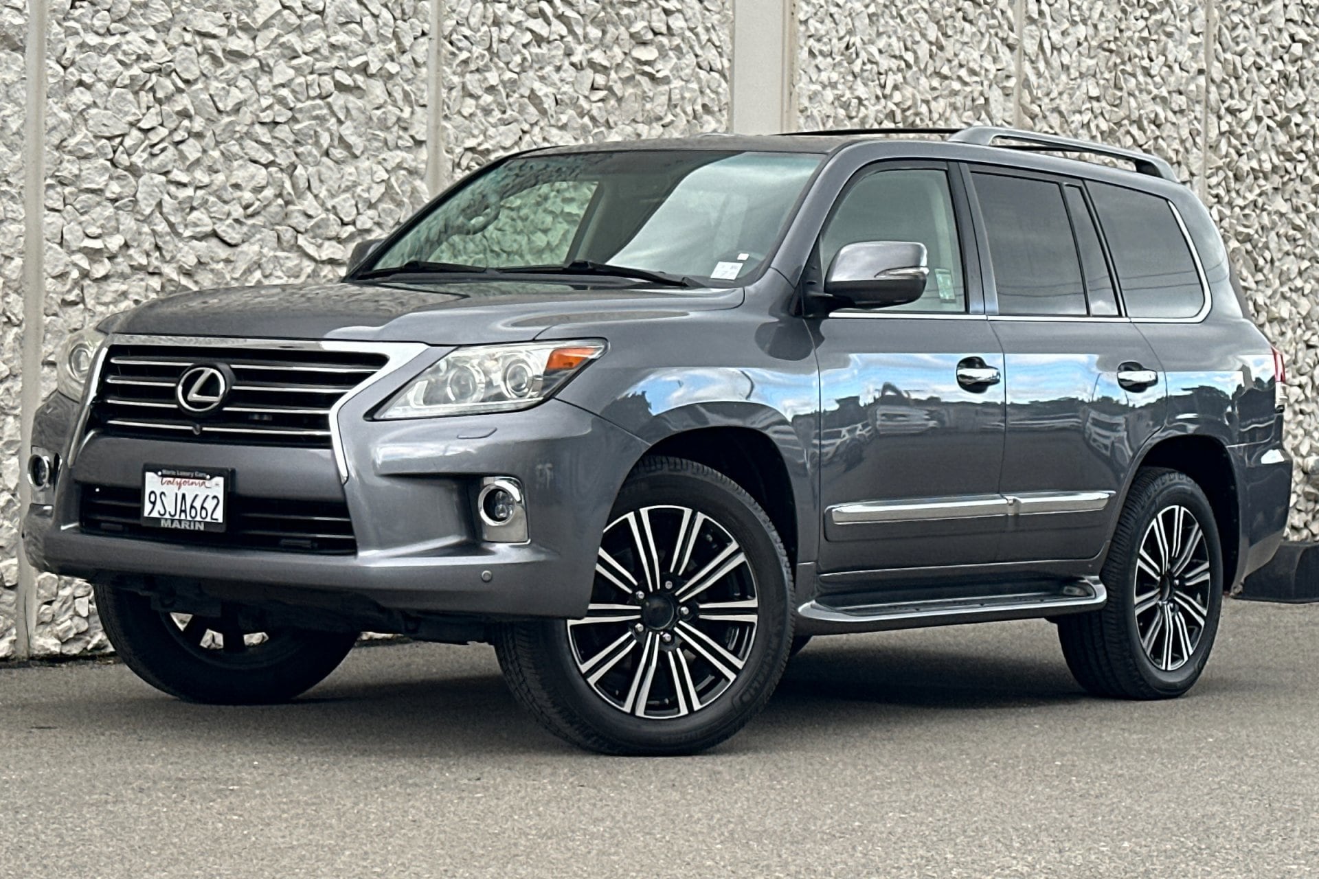 2014 Lexus LX 570's photo