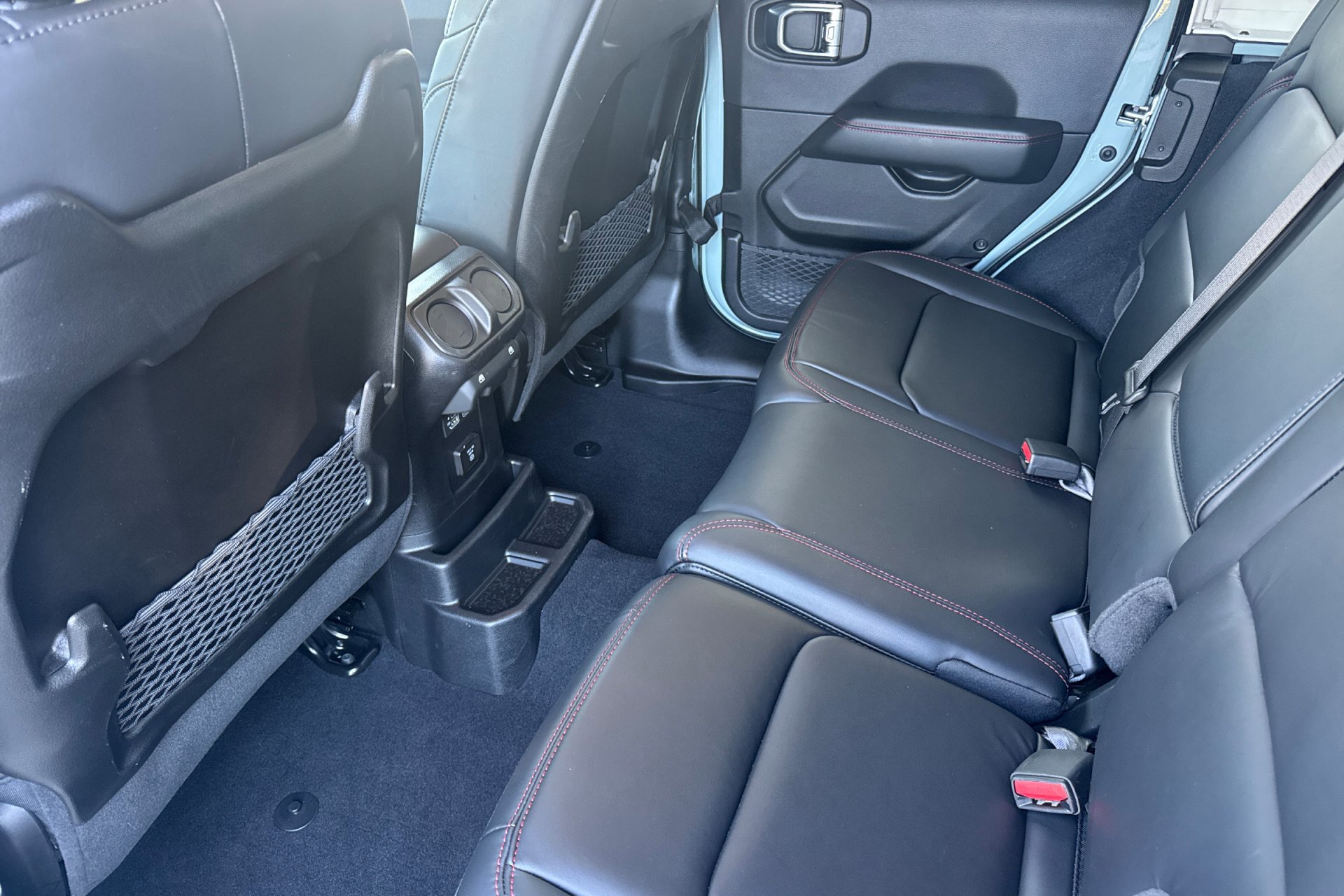 2024 Jeep Wrangler Rubicon photo 4
