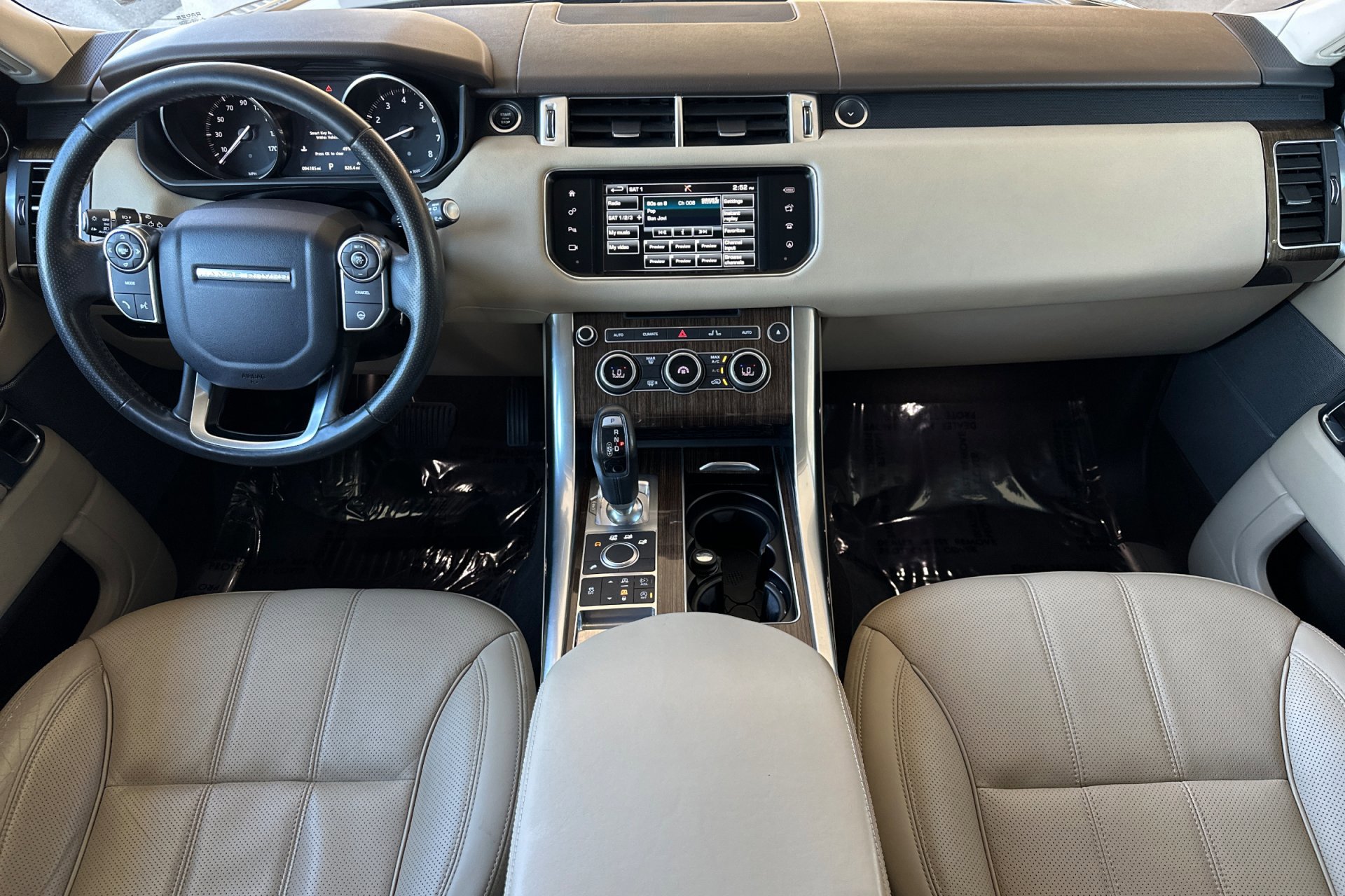 2016 Land Rover Range Rover Sport HSE photo 3