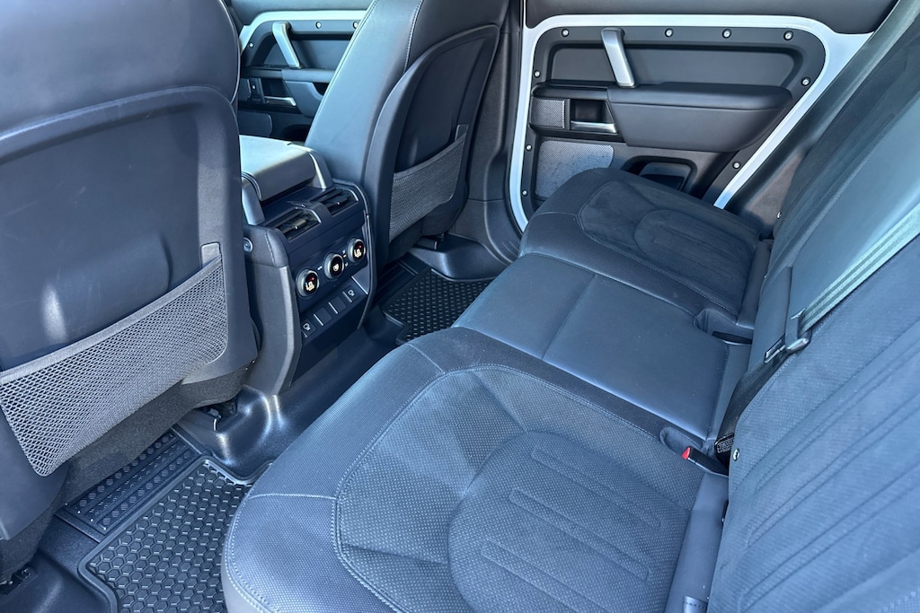 2023 Land Rover Defender 110 V8 photo 4