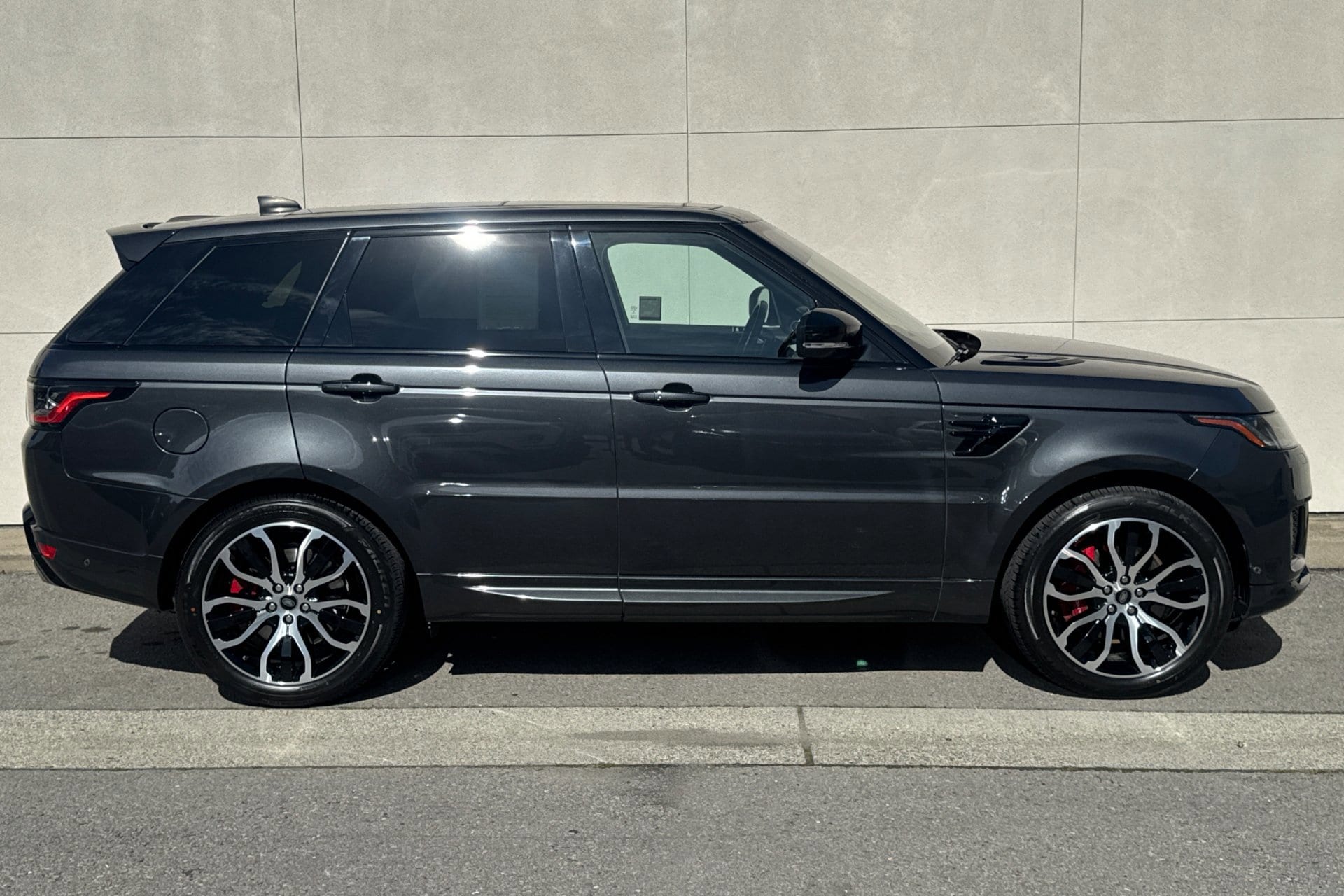 2019 Land Rover Range Rover Sport HSE Dynamic photo 3