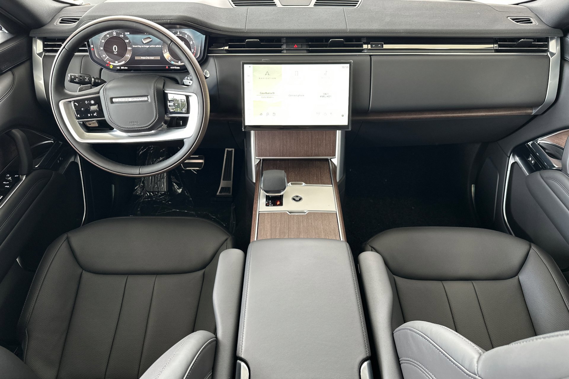 2025 Land Rover Range Rover SE photo 3