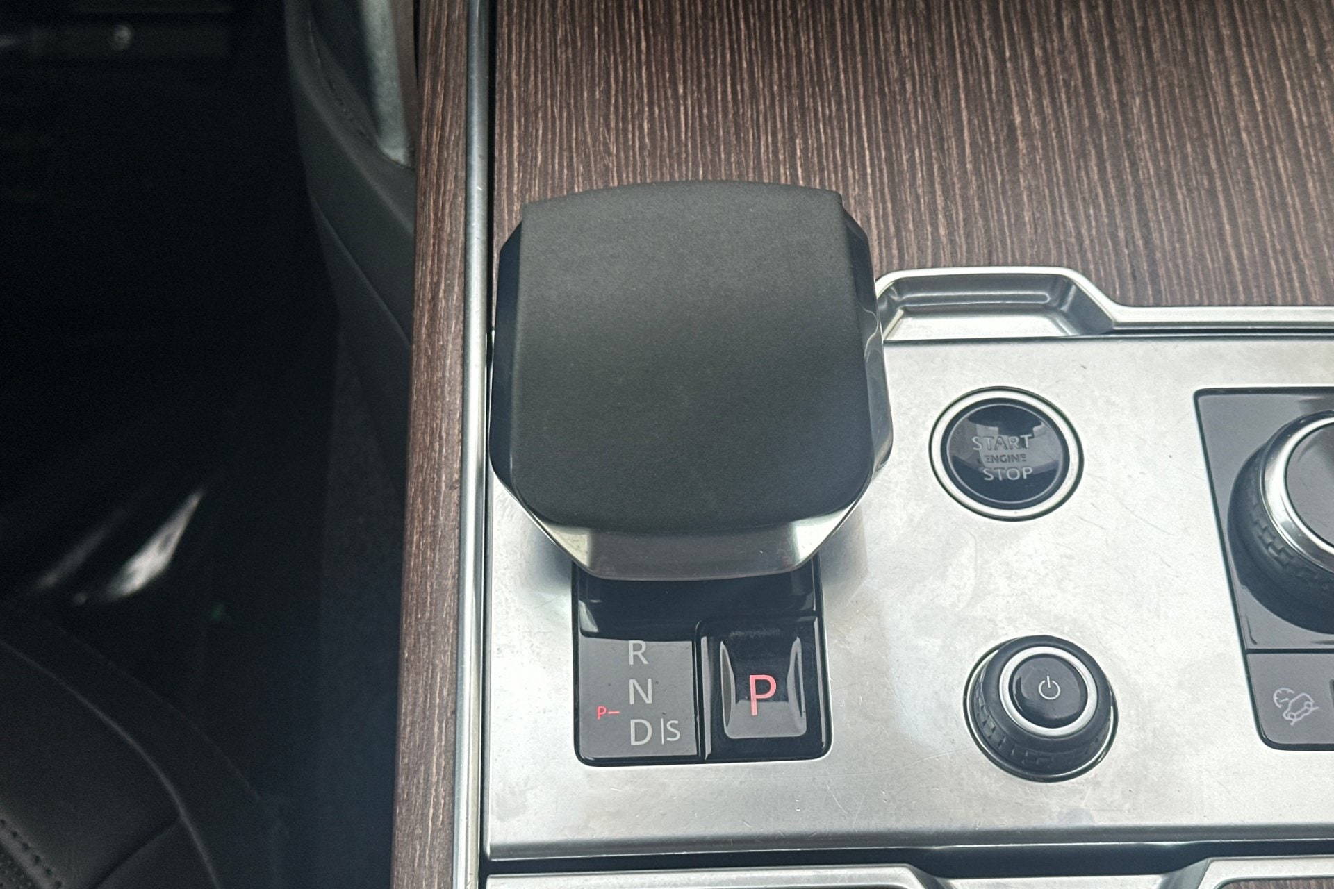 2023 Land Rover Range Rover SE - Photo 25