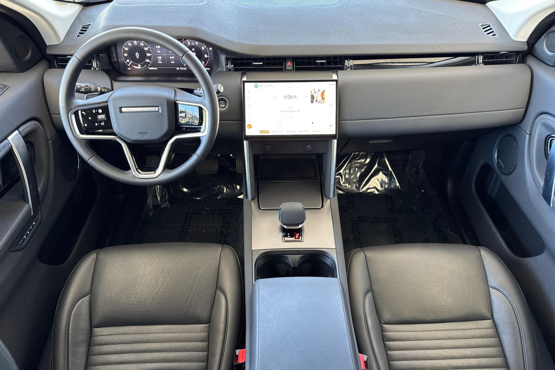 2024 Land Rover Discovery Sport Core S photo 2