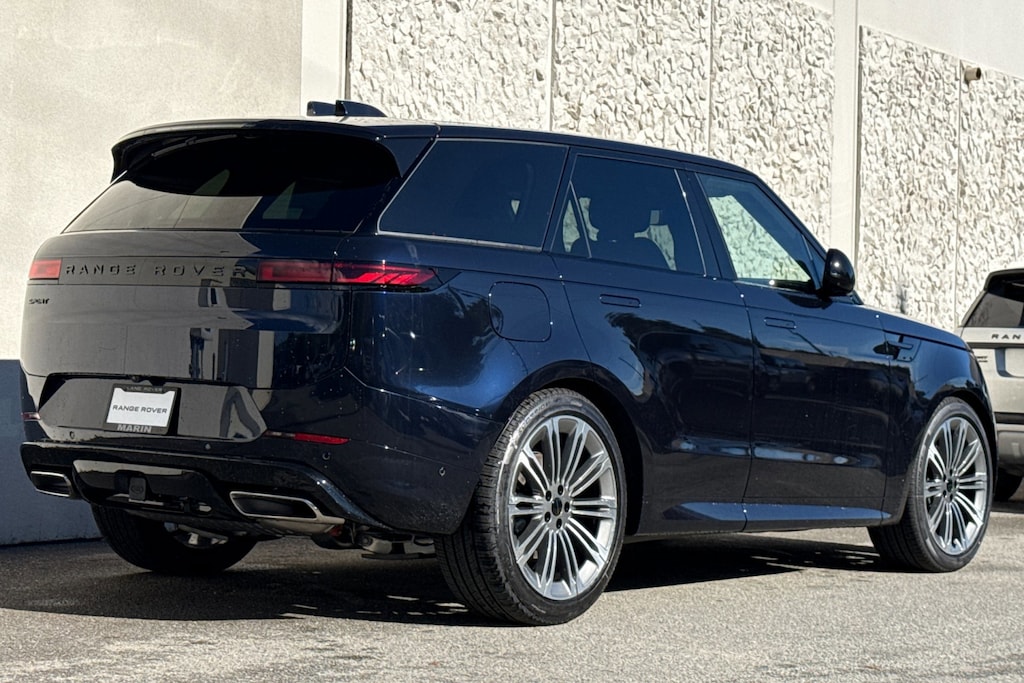 2026 Land Rover Range Rover Sport SE photo 2