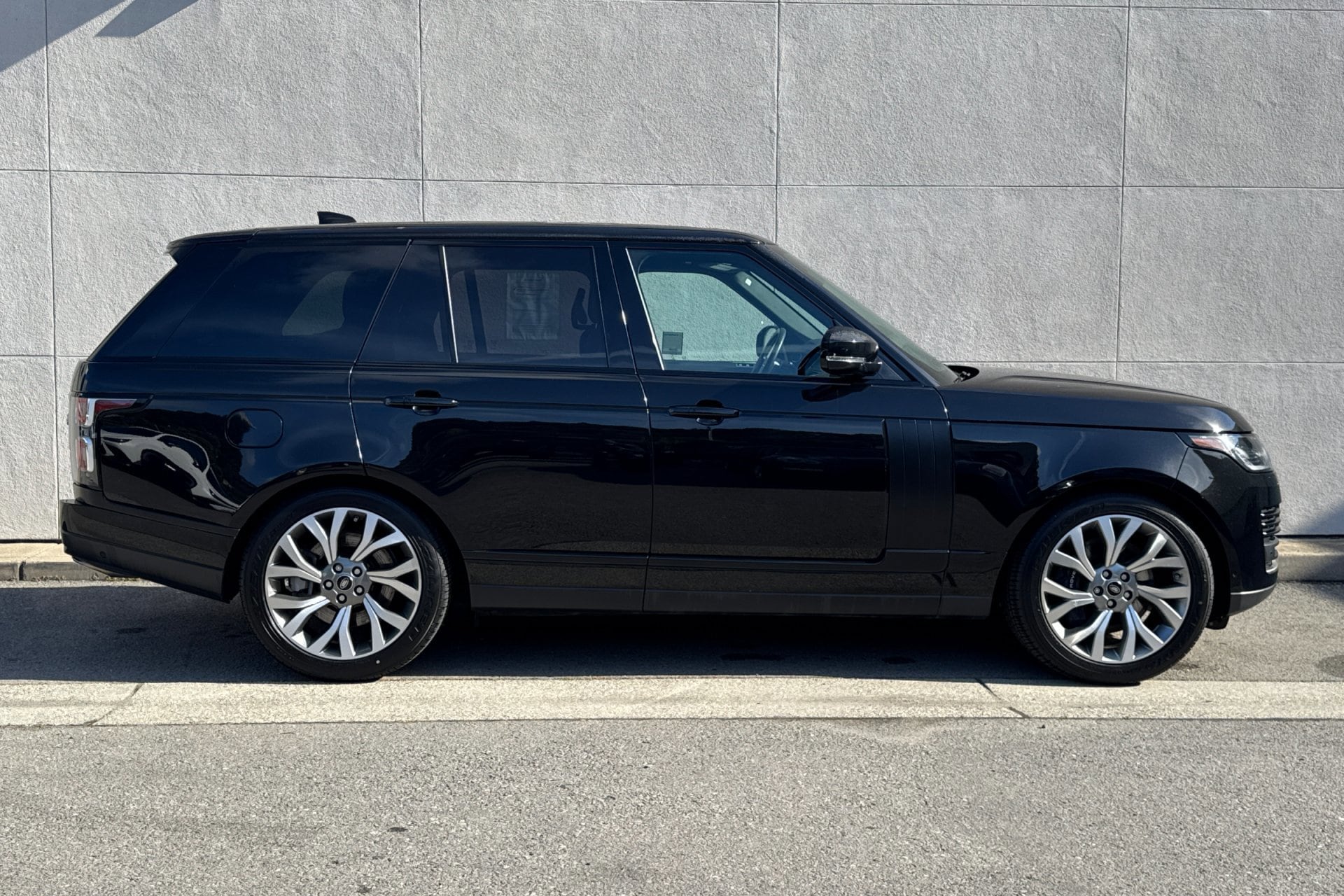 2019 Land Rover Range Rover HSE photo 3