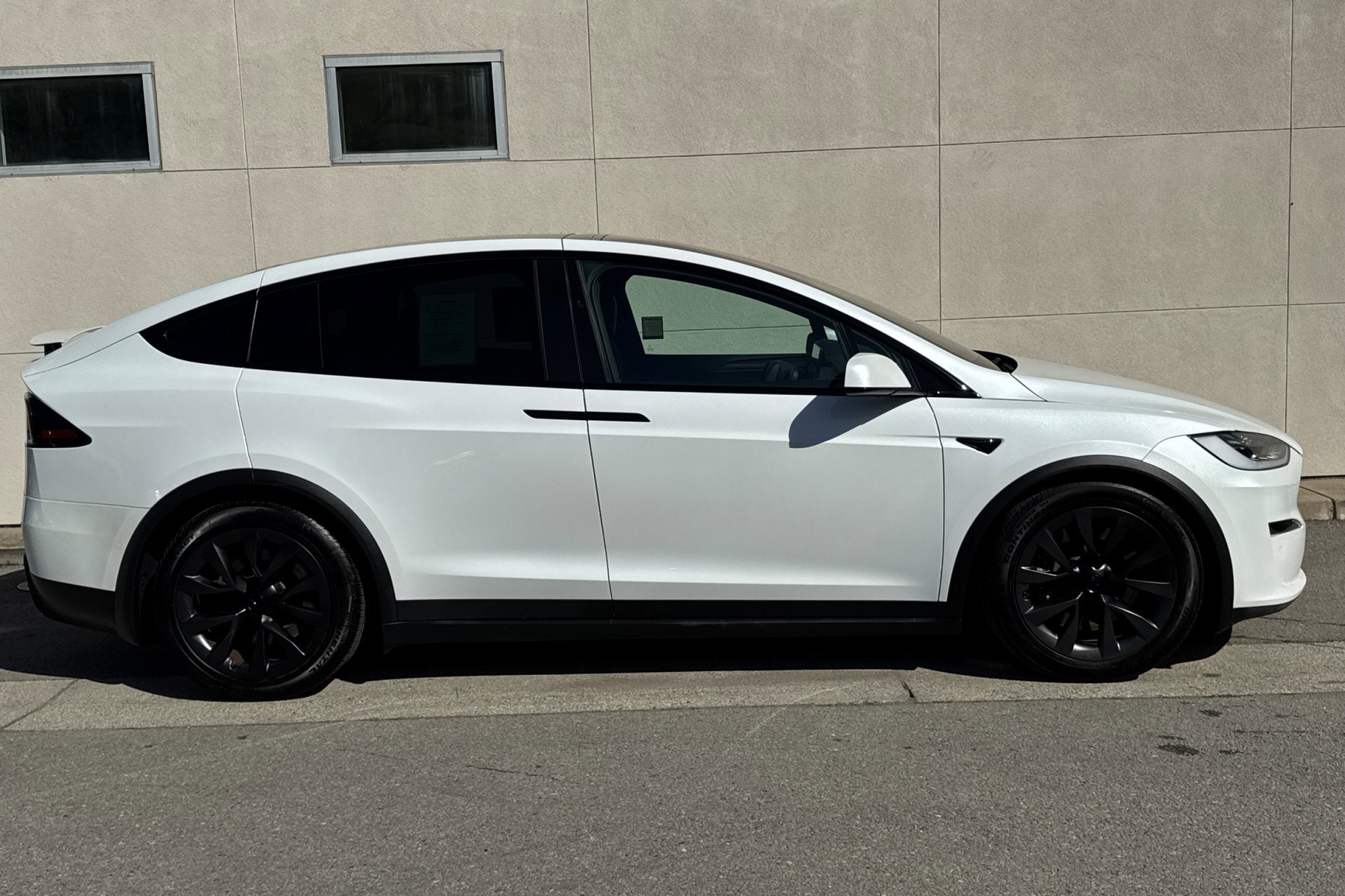 2023 Tesla Model X Standard Range AWD photo 3