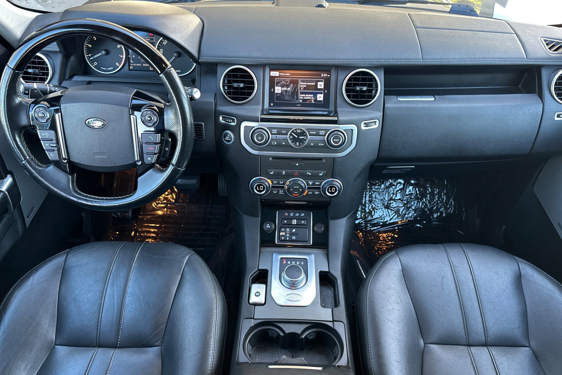 2016 Land Rover LR4 HSE photo 3