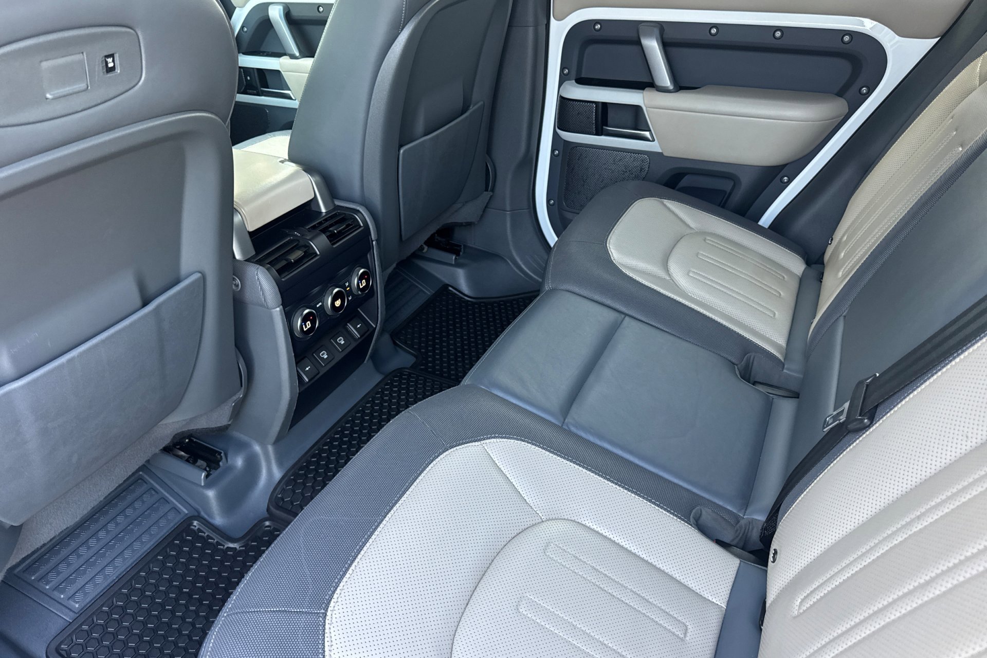 2022 Land Rover Defender X-Dynamic HSE