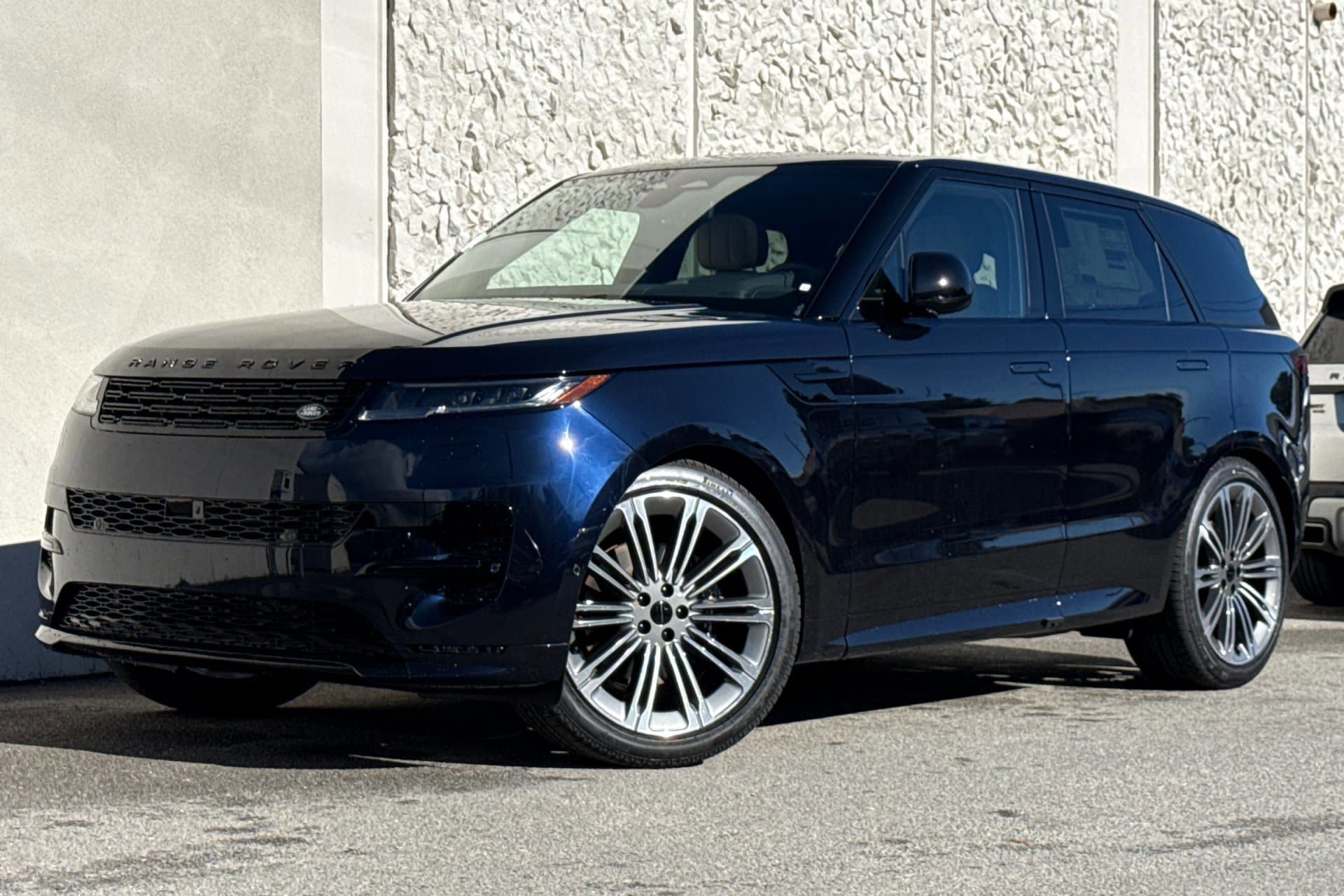 2026 Land Rover Range Rover Sport Dynamic SE's photo