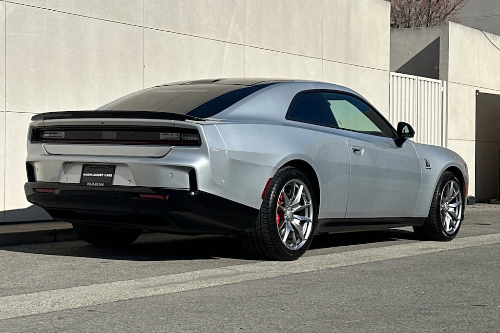2025 Dodge Charger Daytona Scat Pack AWD photo 2