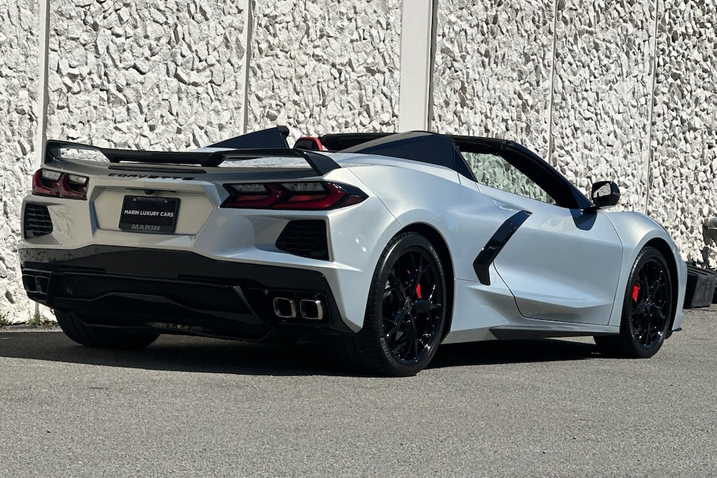 2021 Chevrolet Corvette 2LT Convertible photo 2